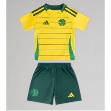 Celtic Bortedraktsett Barn 2024-25 Kortermet (+ korte bukser)